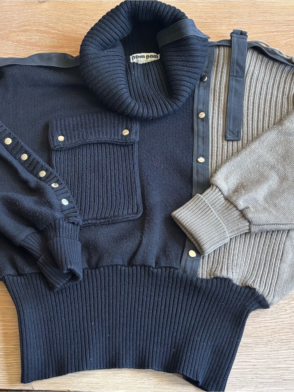 Pom Pom by Frank Owen
Hong Hong Vintage pullover